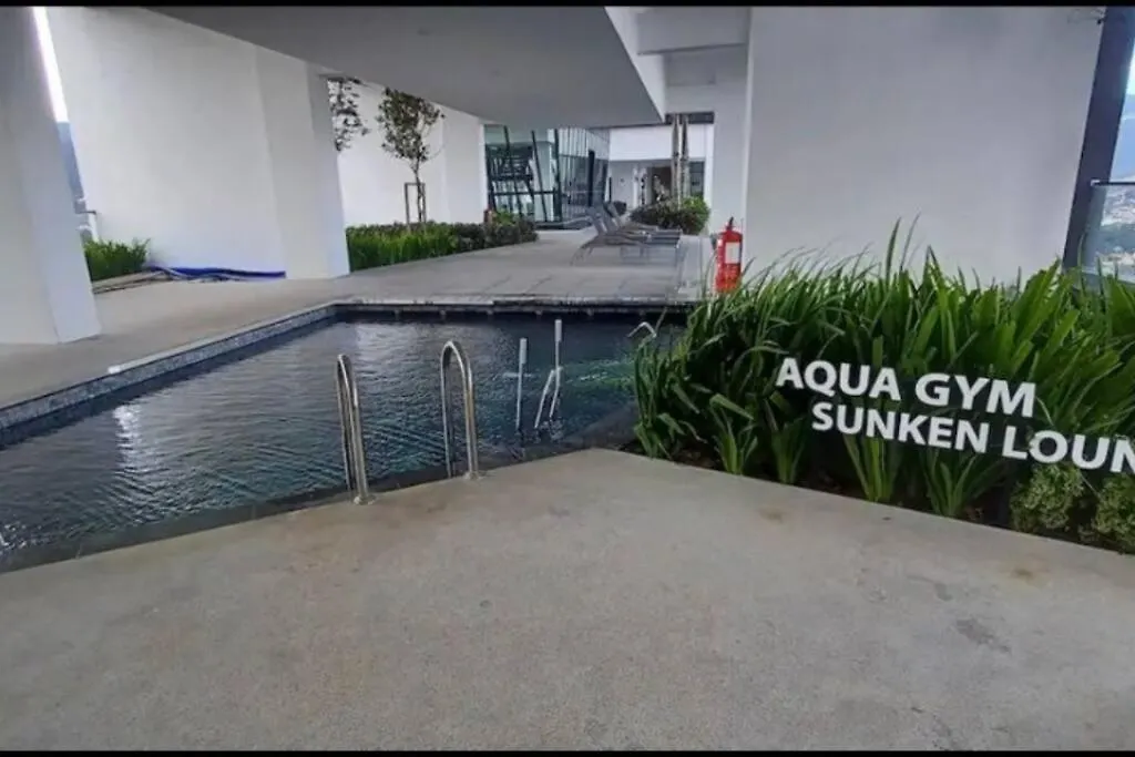Perfect Ktv Set & Netflix 3 Queen Bed Seaview Jelutong Apartment